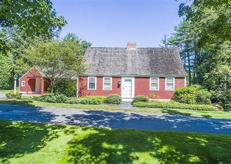 This home was built in 1910 and last sold on 2023-06-22 for 345,000. . Zillow greenfield ma